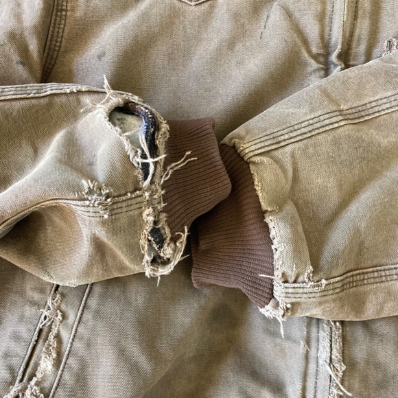 Vintage Carhartt Santa Fe jacket with flaws - Picture 8 of 12